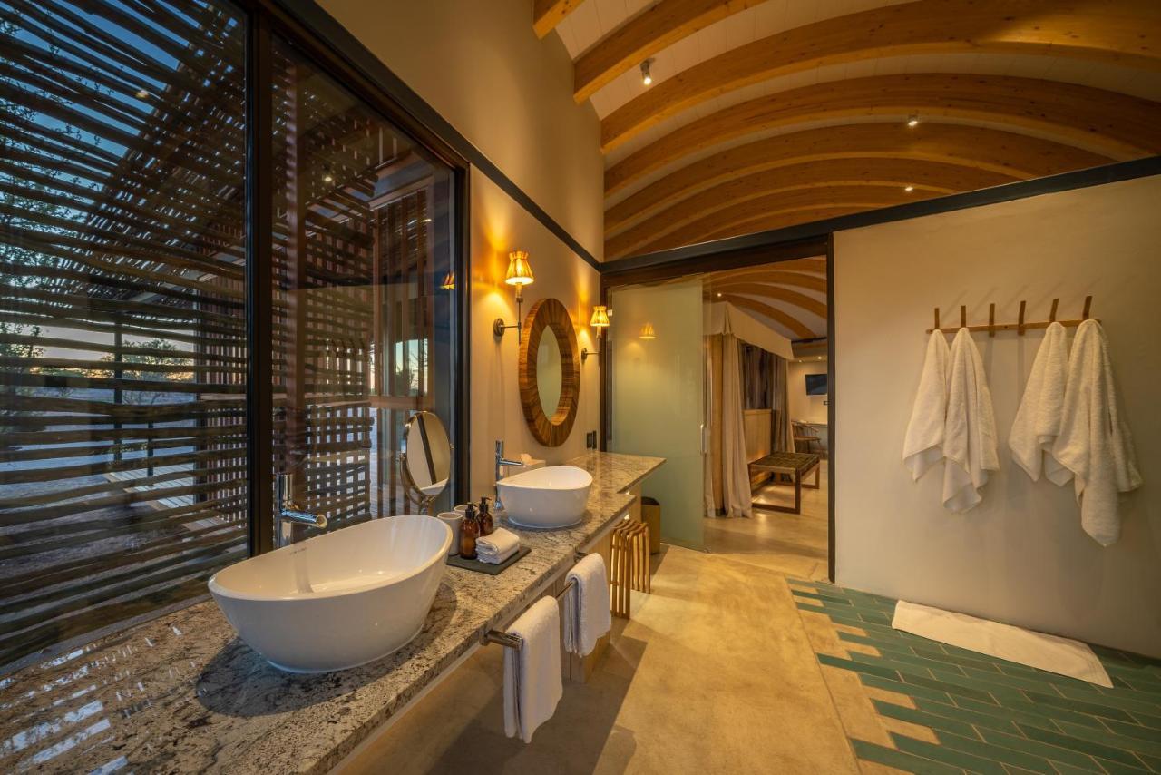 Anderssons At Ongava Villa Окаукуехо Екстериор снимка