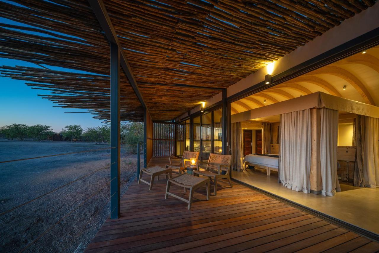 Anderssons At Ongava Villa Окаукуехо Екстериор снимка